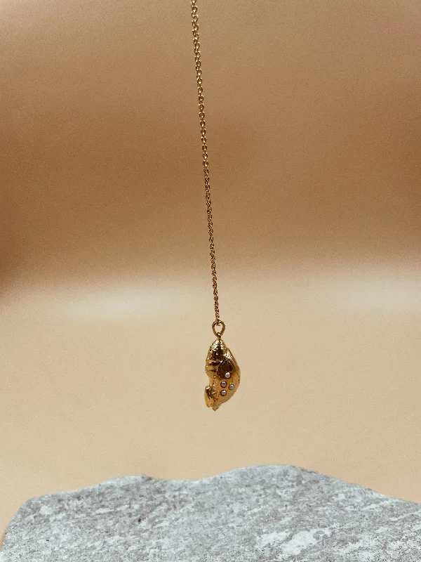 Lune Chrysalis Pendant Necklace With Plain Chain