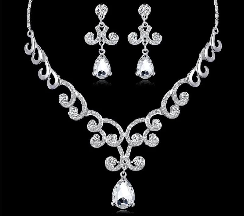 3 Pcs SILVER Jewelry Set Chandelier Pearls & Rhinestone (Earrings & Necklace) JS-045