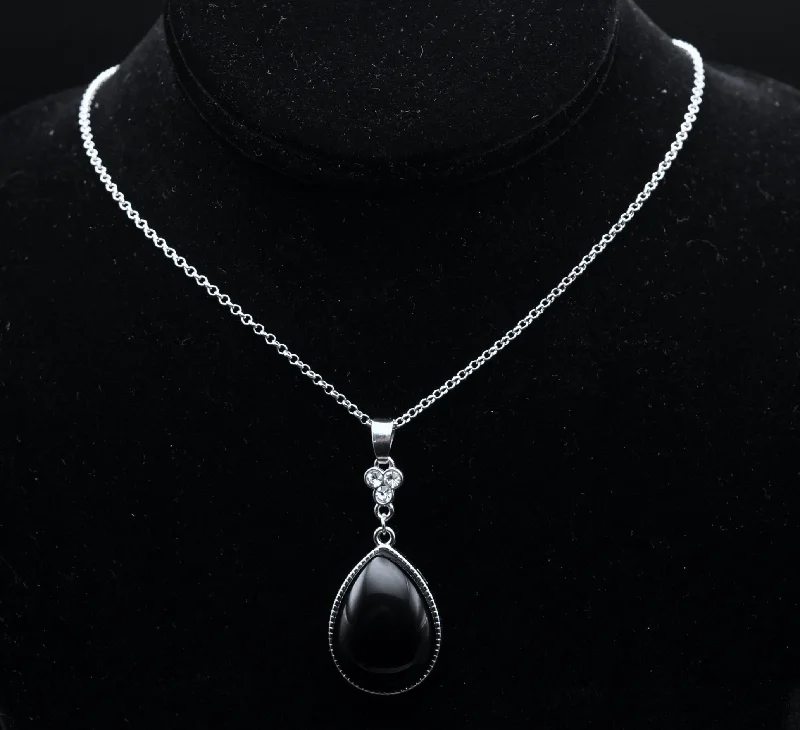 Composite Black Onyx Pendant Chain Necklace