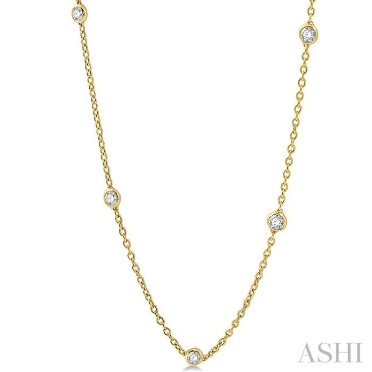 1 1/2 Ctw Round Cut Diamond Fashion Necklace in 14K Yellow Gold